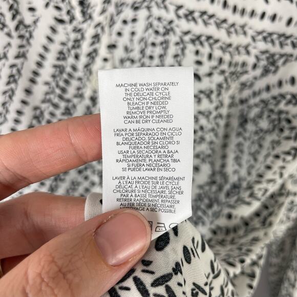 Cabi #3255 | Black & White Print Split Back Long Sleeve Button Down Blouse - Picture 12 of 12